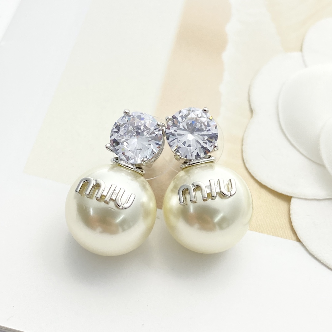 Miu Miu MiuMiu耳钉 款 爆上新