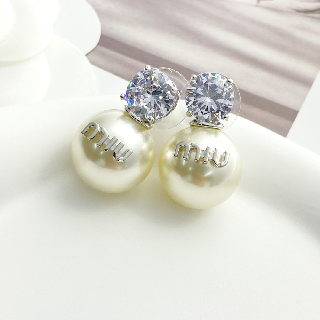 Miu Miu MiuMiu耳钉 款 爆上新