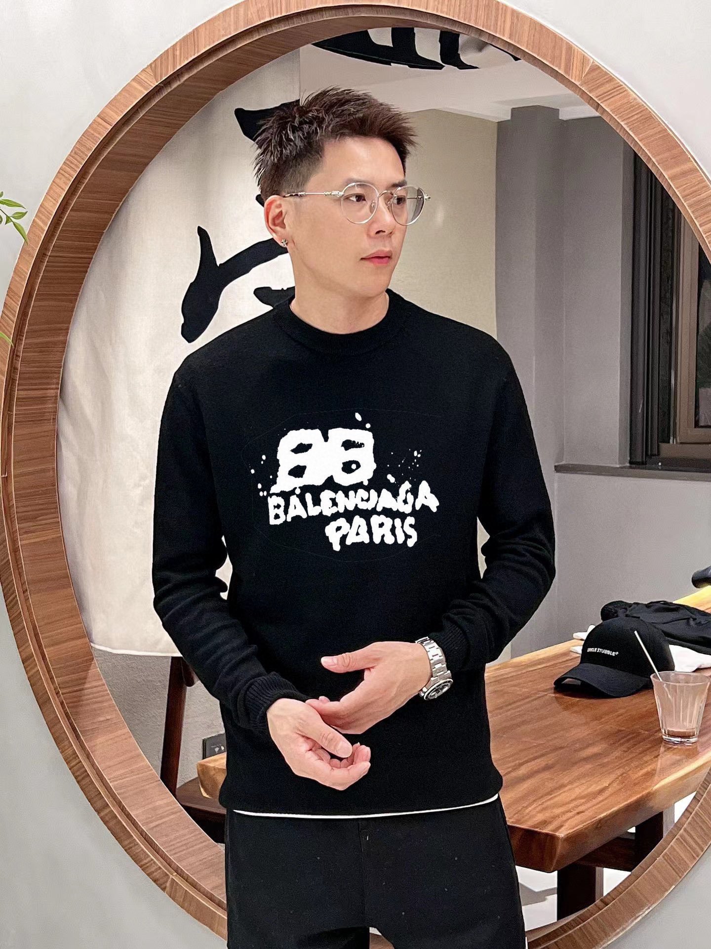 Balenciaga 品牌：巴黎世家 秋冬 圆领套头羊毛衫 全品相 羊毛混纺面料 2026最新款 黄金比例 修身款软黄金 百搭实用型的单品