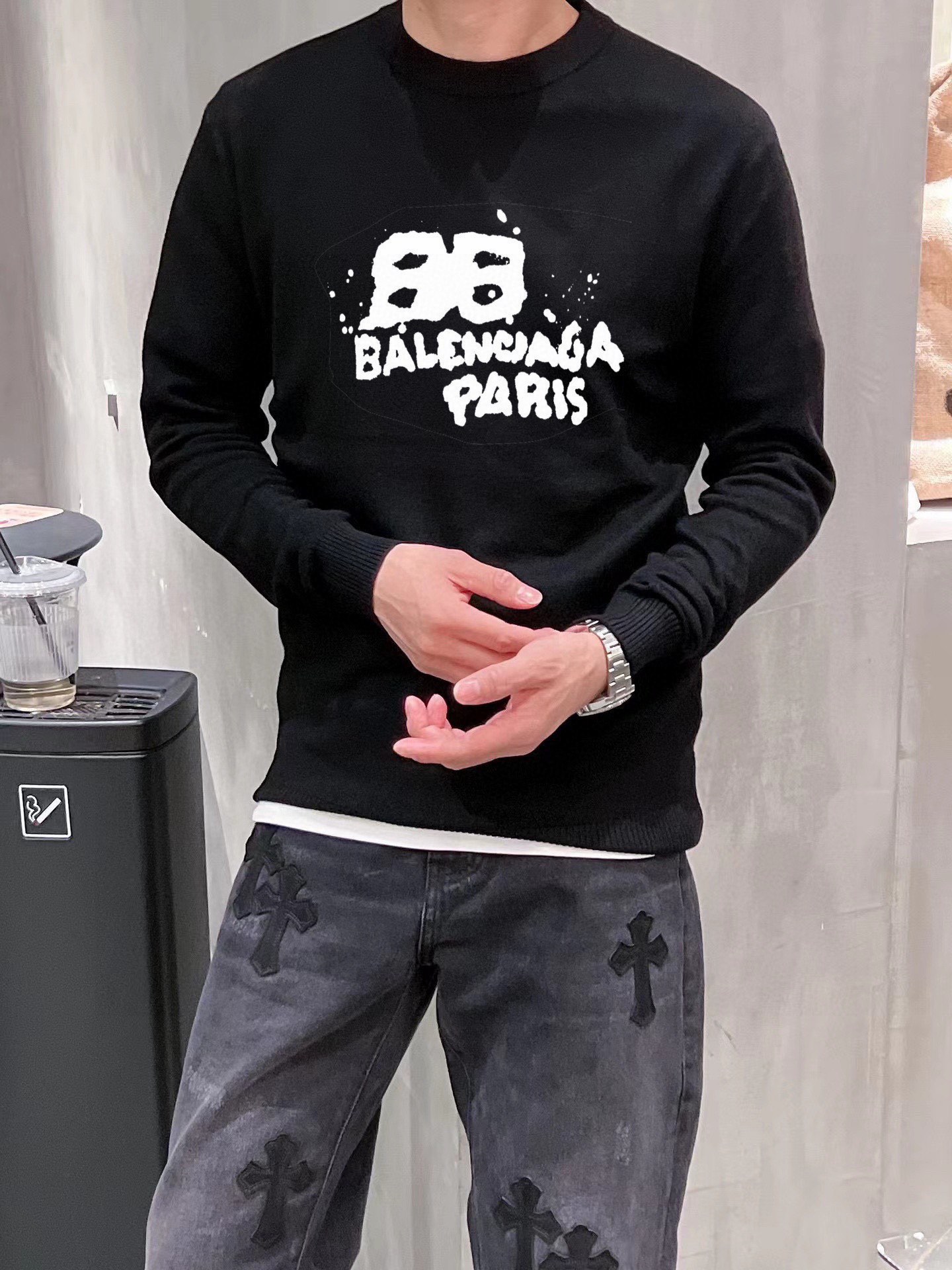 Balenciaga 品牌：巴黎世家 秋冬 圆领套头羊毛衫 全品相 羊毛混纺面料 2026最新款 黄金比例 修身款软黄金 百搭实用型的单品