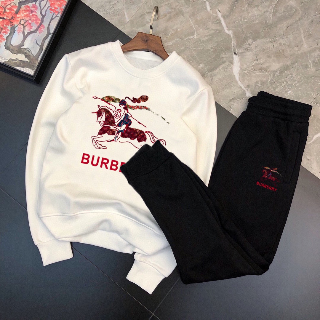 Burberry 品牌：巴宝莉 (胖子福音) 套装来袭 专注官网 2026全新 卫衣套装 狠货 就为一个贴合、完美的上身效果 全天然优质罗马棉100%