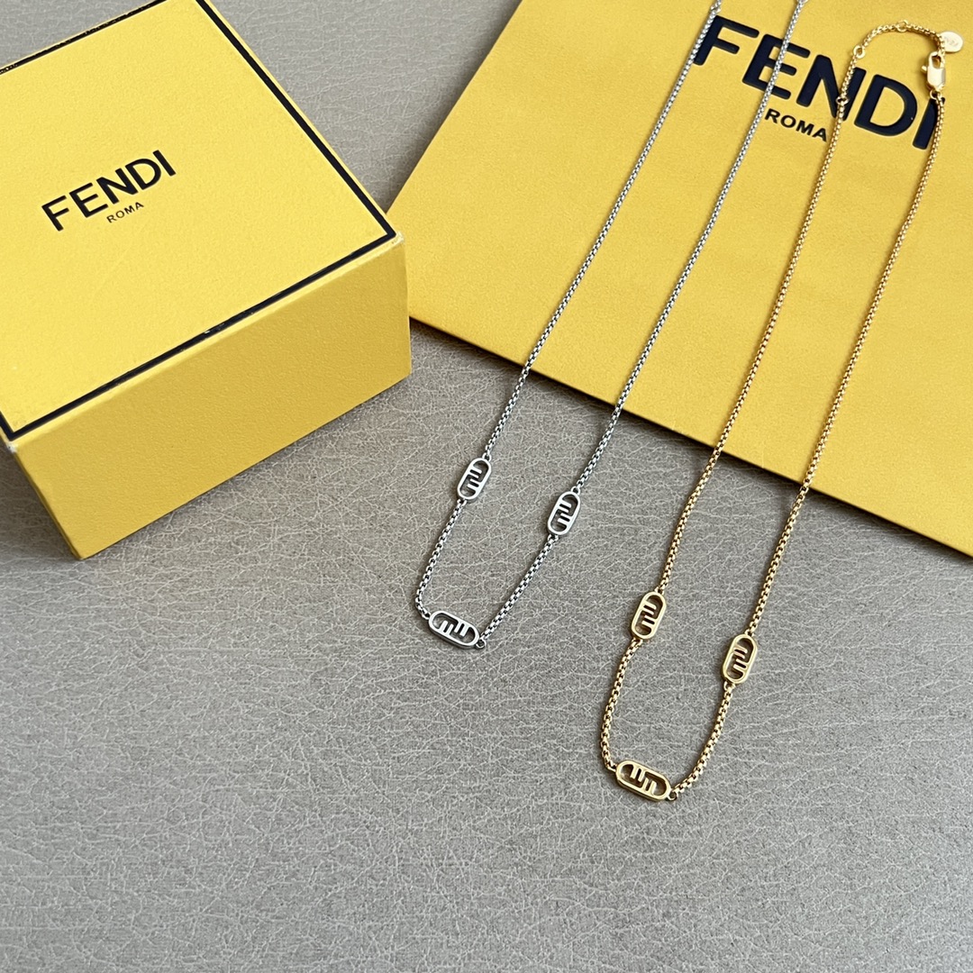 Fendi FENDI 芬迪 项链 高端定制 新款 简单大方，华丽登场，非常适合日常搭配，宝宝们，这个绝对值得入