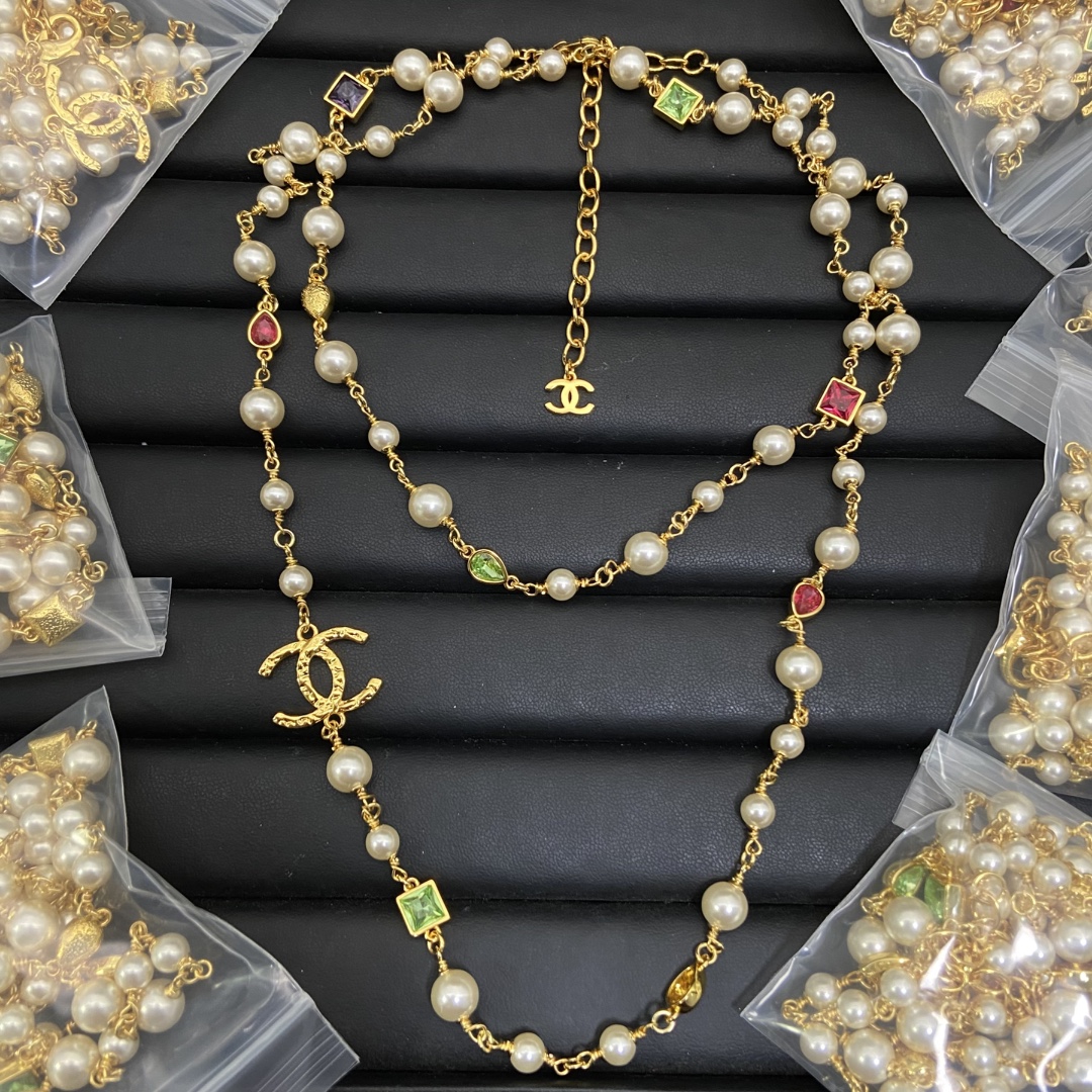 Chanel 香奶奶26c早春新款彩色双C珍珠毛衣链到货