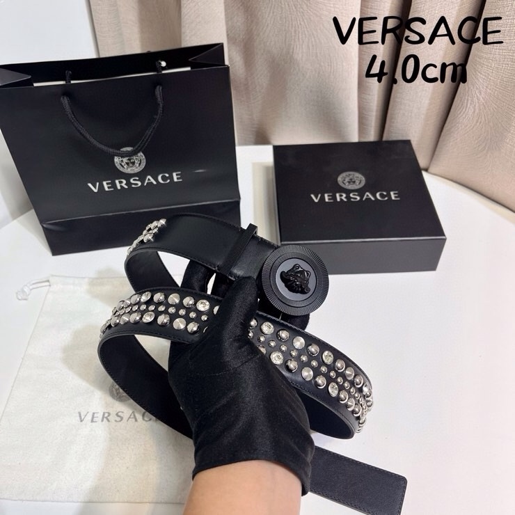 VERSACE 新款 牛皮革腰带，饰有铆钉和水晶装饰，采用Medusa Biggie搭扣和装饰腰带环，4