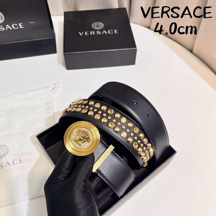 VERSACE 新款 牛皮革腰带，饰有铆钉和水晶装饰，采用Medusa Biggie搭扣和装饰腰带环，4