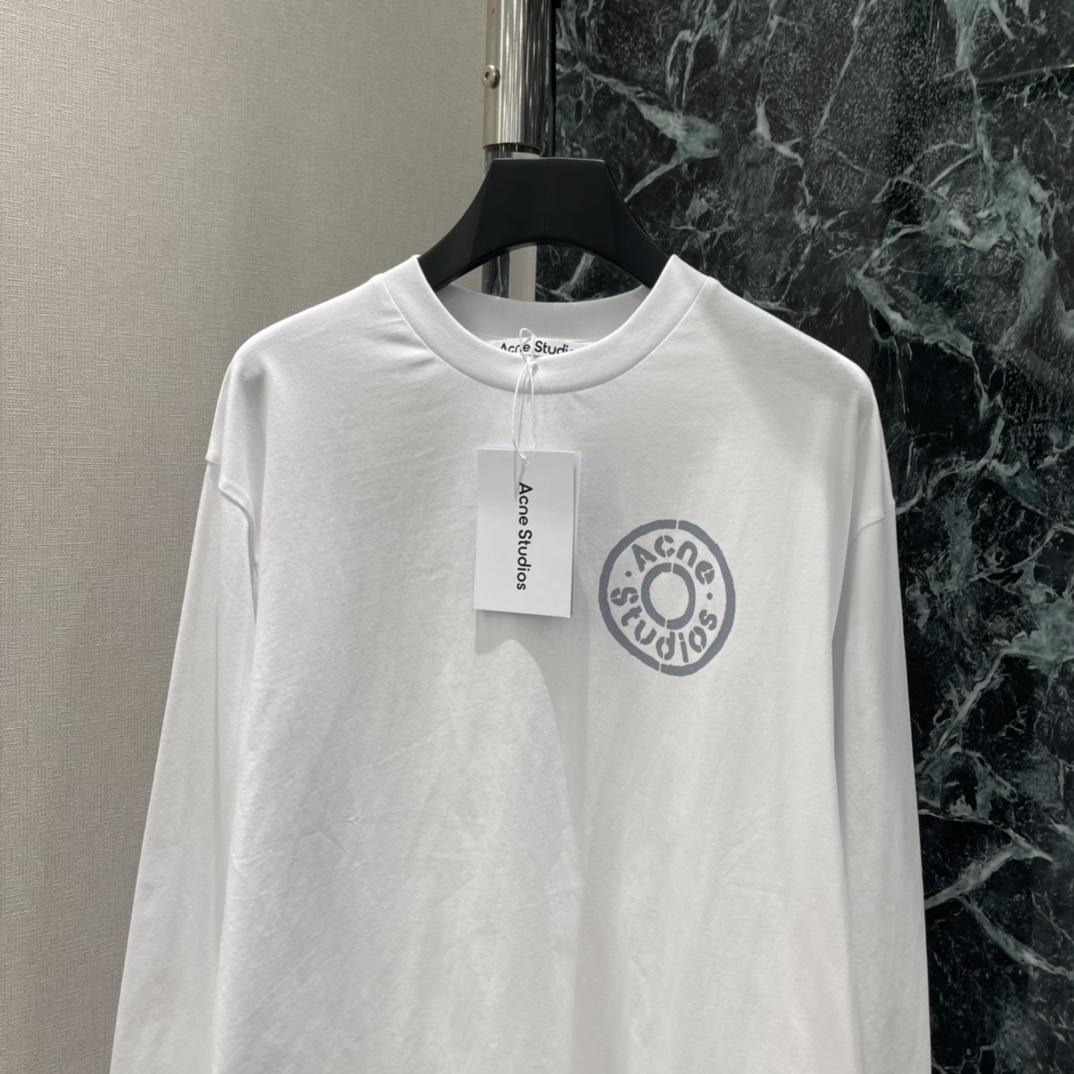 Ac 26早春新款 字母印花长袖T恤 胸前灰色圆形Logo低调有辨识度，简约设计超百搭，无论单穿还是内搭