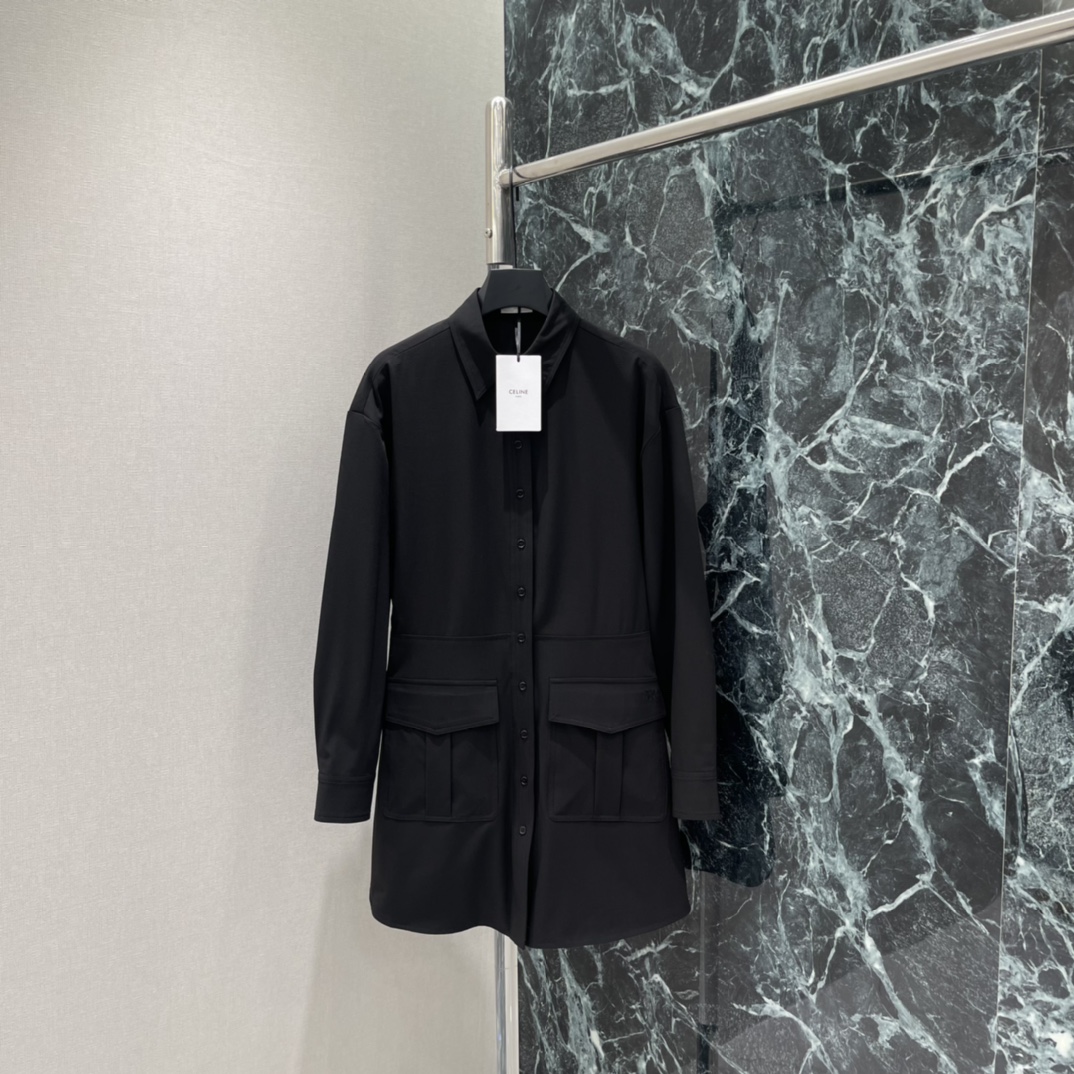 NO:720616,The highest version on the market, the girl inspects the goods, trims the three marks on the threads, and delivers the goods. You can post pictures and take videos. If you want quality and service, please add me on WeChat. We will not accept urgent orders. CE 26 Early Spring New Wool Lapel Dress Black wool blend, texture is crisp and comfortable. Classic lapel + single-breasted. Simple and elegant. The large front pocket is super practical. Full marks for details. Mid-length design can be easily controlled for commuting and gatherings, elegant and capable.  A must-have for fashionistas! SML, Celine-clothing, celine, skirts, etc. are in stock.19860909市面最高版本小妹验货、修剪线头上三标、发货可发图及拍视频,要品质要服务的加我微信,不接急单. CE 26早春新款 羊毛翻领连衣裙 黑色羊毛混纺,质感挺括又舒适 经典翻领+单排扣 简约大气 正面大口袋超实用 细节满分 中长款设计 通勤聚会都能轻松驾驭,优雅又干炼 时髦精们必入!一个色现货SML,赛琳-服装,celine,skirts,,Women's clothing