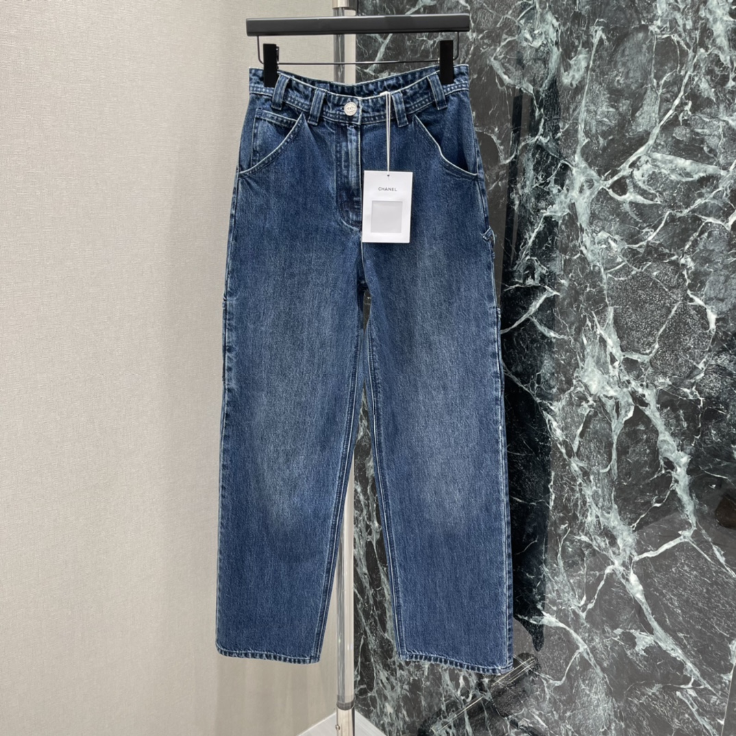 小香 26早春新款 直筒牛仔裤 经典多口袋+高腰剪裁 显瘦又修饰腿型 梨形身材友好!面料有弹性 穿着舒适