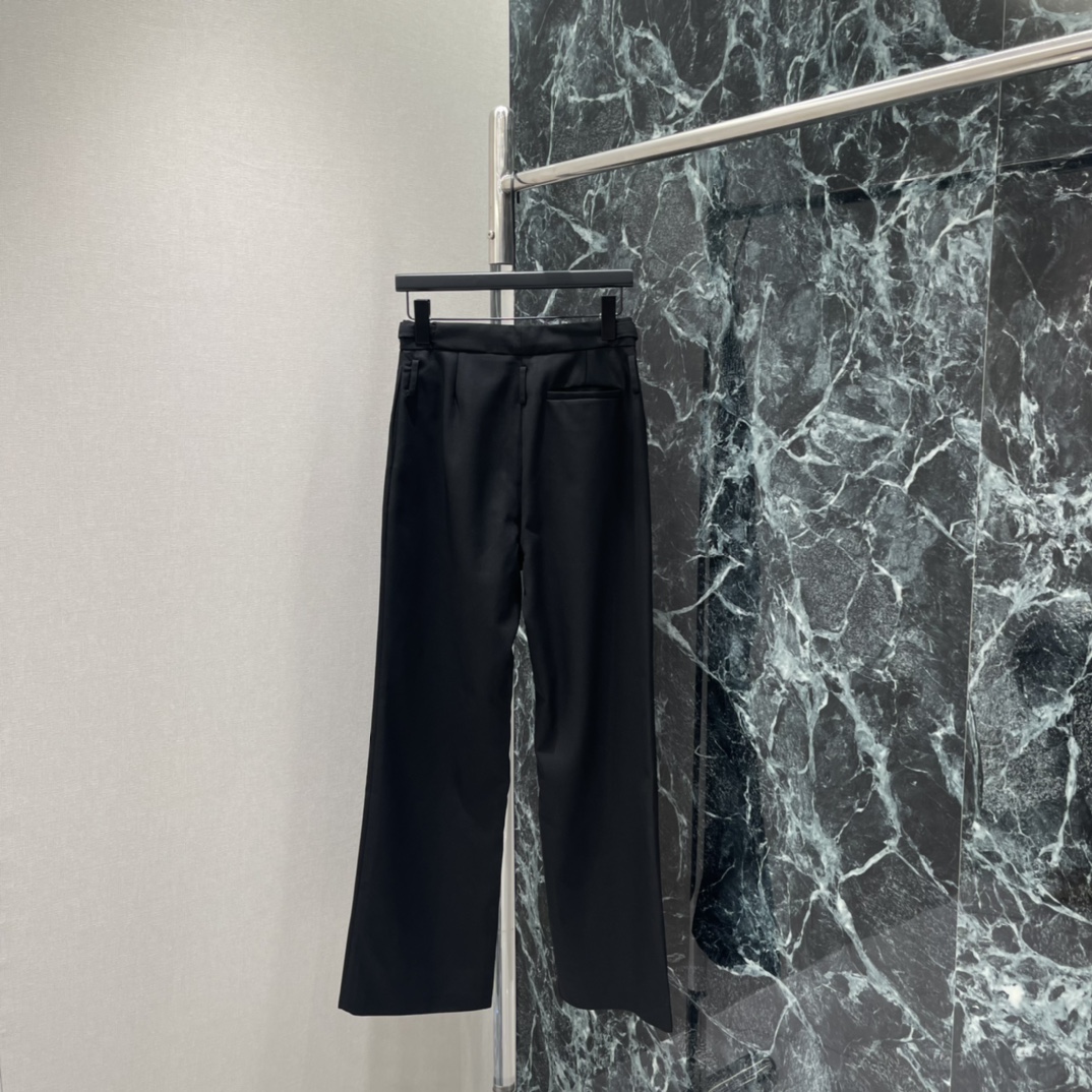 PD 26早春新款 高腰垂感西裤 采用抗皱垂感面料，直筒剪裁+腰带设计 简约又实用!高腰修饰腰线 垂感面