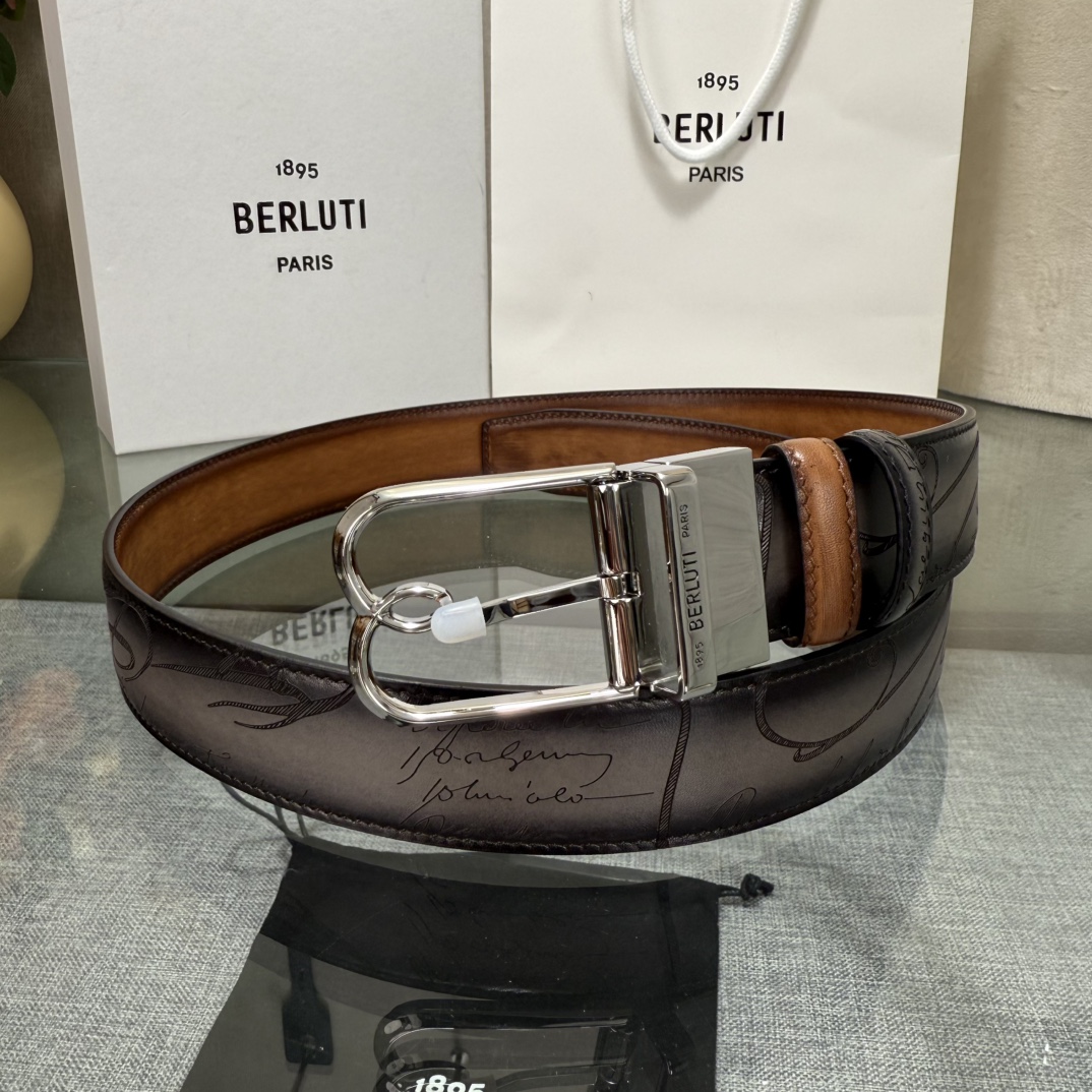 Berluti(伯尔鲁帝)经典Scritto书法纹皮带，巴黎1895年的匠艺传承，哑光小牛皮搭配银质针扣
