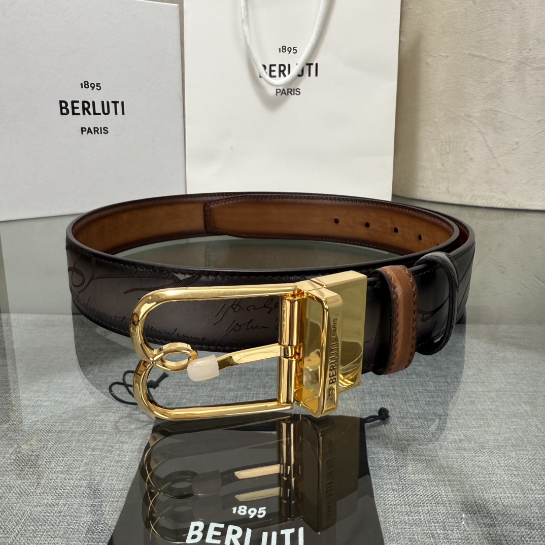 Berluti(伯尔鲁帝)经典Scritto书法纹皮带，巴黎1895年的匠艺传承，哑光小牛皮搭配银质针扣
