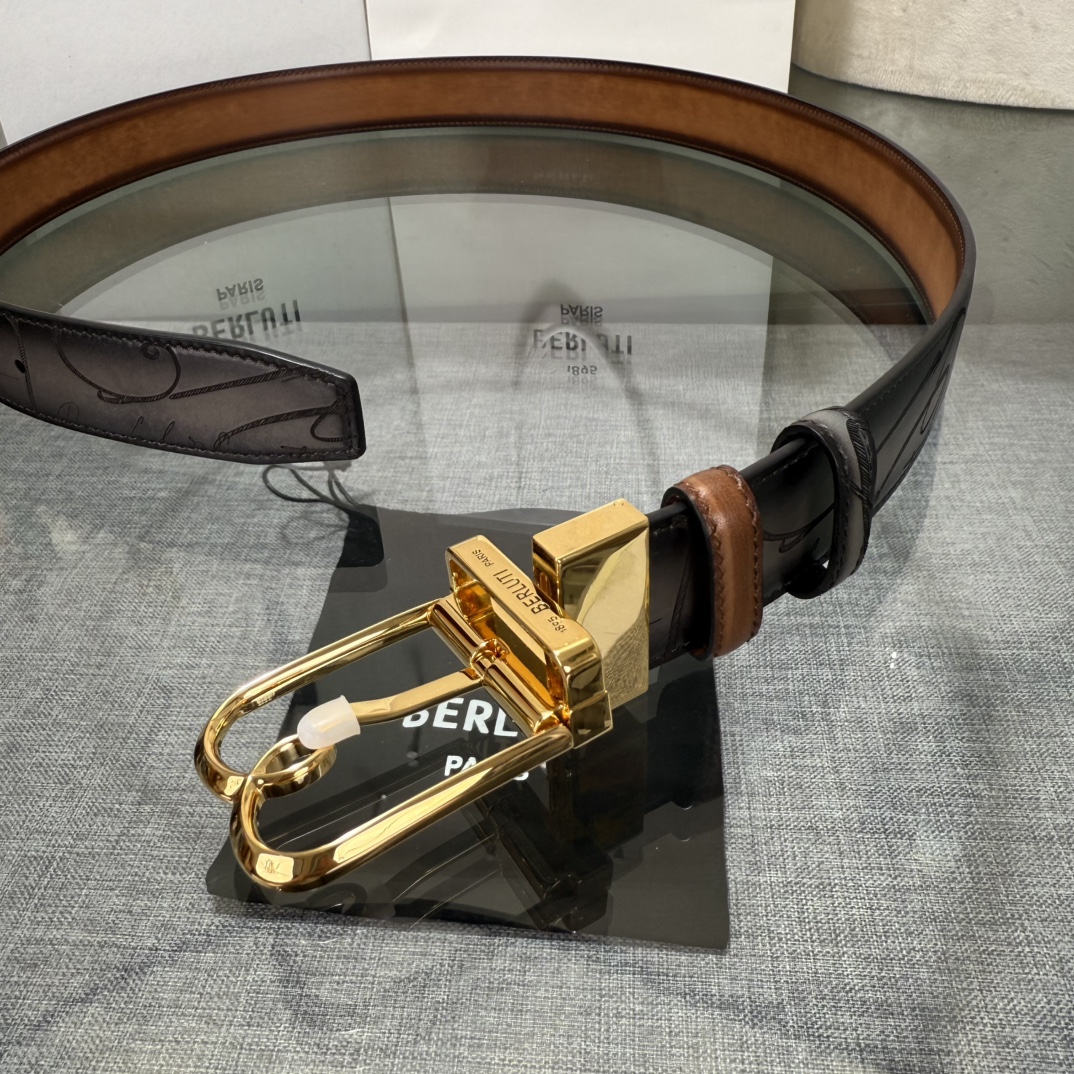 Berluti(伯尔鲁帝)经典Scritto书法纹皮带，巴黎1895年的匠艺传承，哑光小牛皮搭配银质针扣