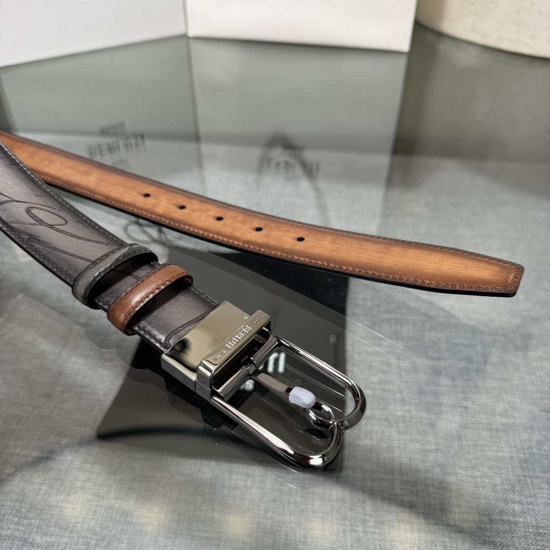Berluti(伯尔鲁帝)经典Scritto书法纹皮带，巴黎1895年的匠艺传承，哑光小牛皮搭配银质针扣