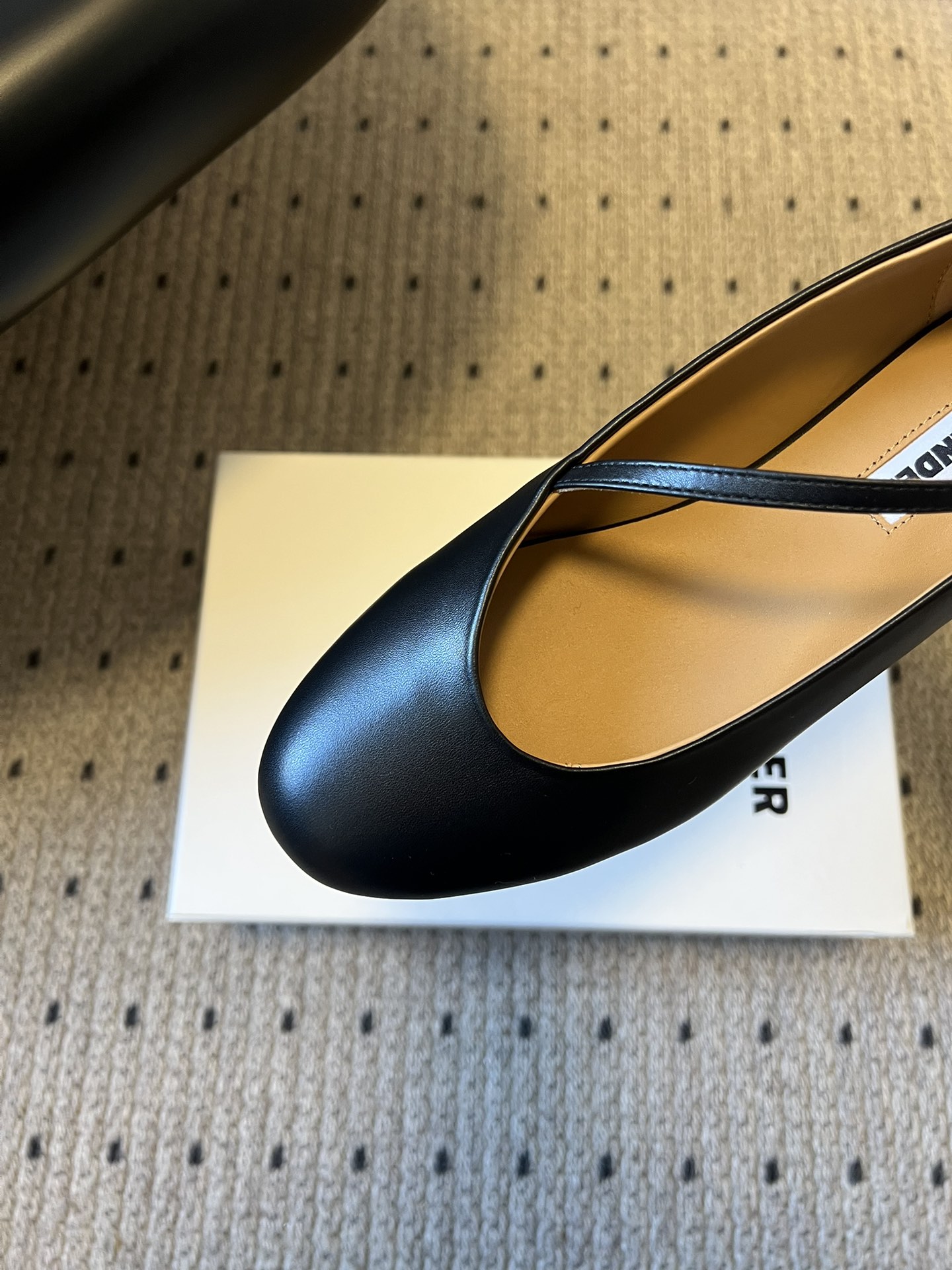 Jil sande* 26AW新款芭蕾舞鞋JIL SANDER芭蕾鞋｜把法式浪漫揉进极简风骨，交叉绑带的