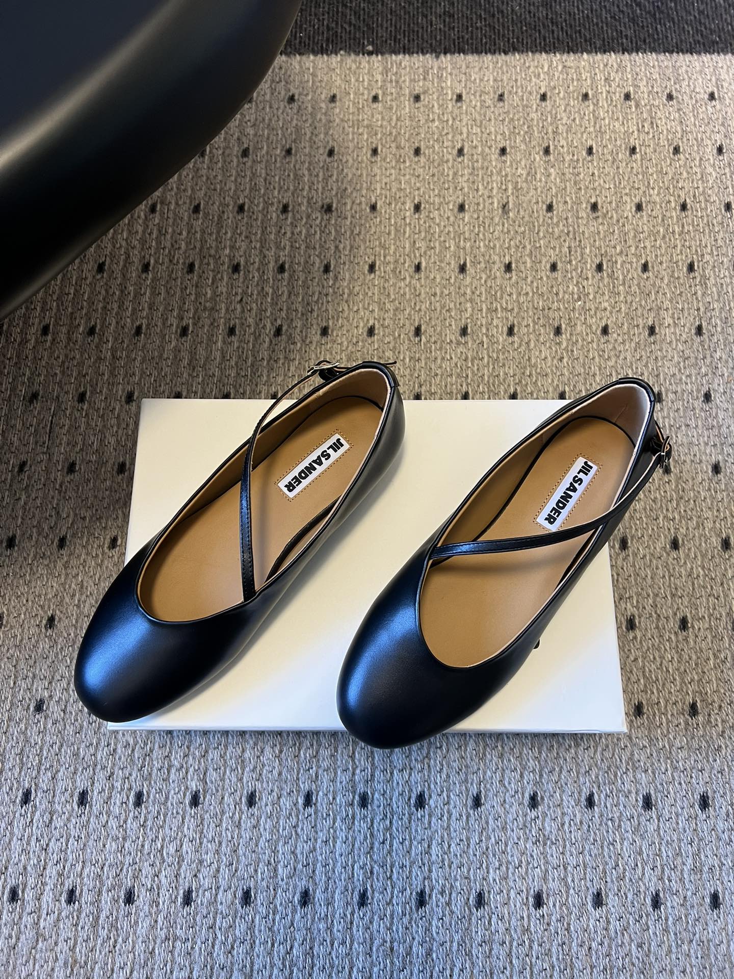 Jil sande* 26AW新款芭蕾舞鞋JIL SANDER芭蕾鞋｜把法式浪漫揉进极简风骨，交叉绑带的