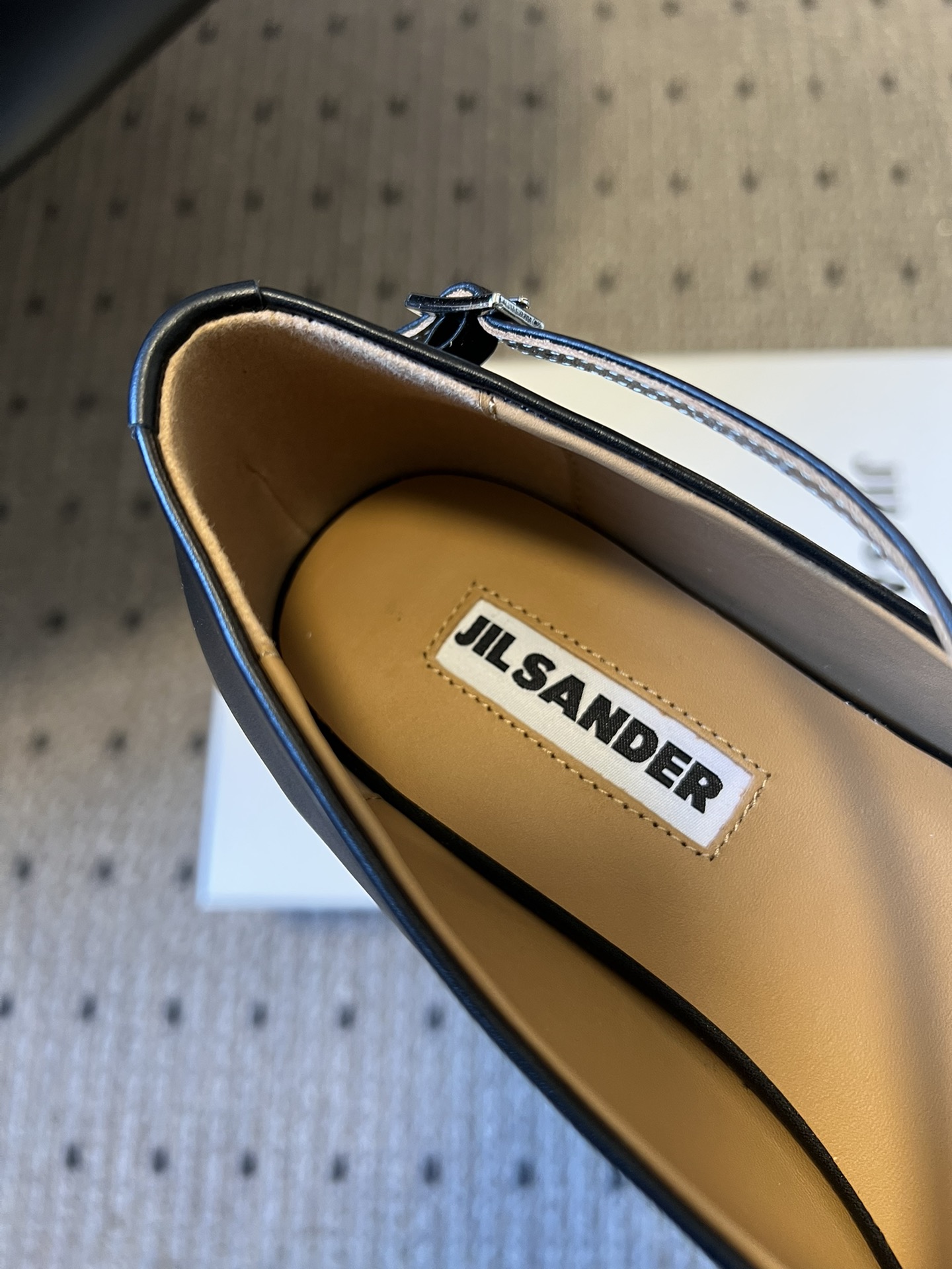 Jil sande* 26AW新款芭蕾舞鞋JIL SANDER芭蕾鞋｜把法式浪漫揉进极简风骨，交叉绑带的