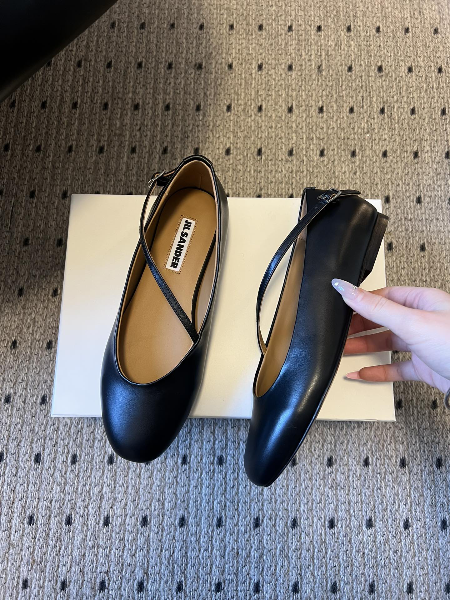 Jil sande* 26AW新款芭蕾舞鞋JIL SANDER芭蕾鞋｜把法式浪漫揉进极简风骨，交叉绑带的