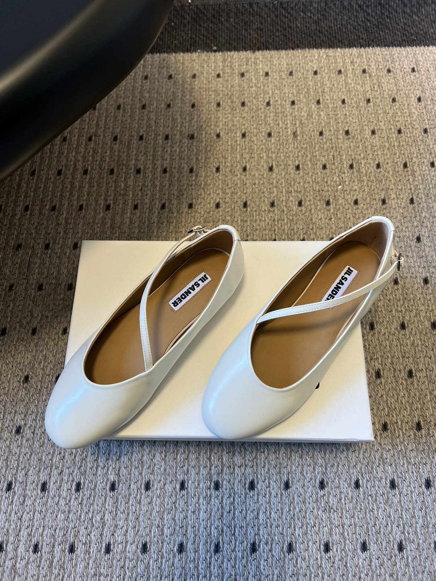 Jil sande* 26AW新款芭蕾舞鞋JIL SANDER芭蕾鞋｜把法式浪漫揉进极简风骨，交叉绑带的