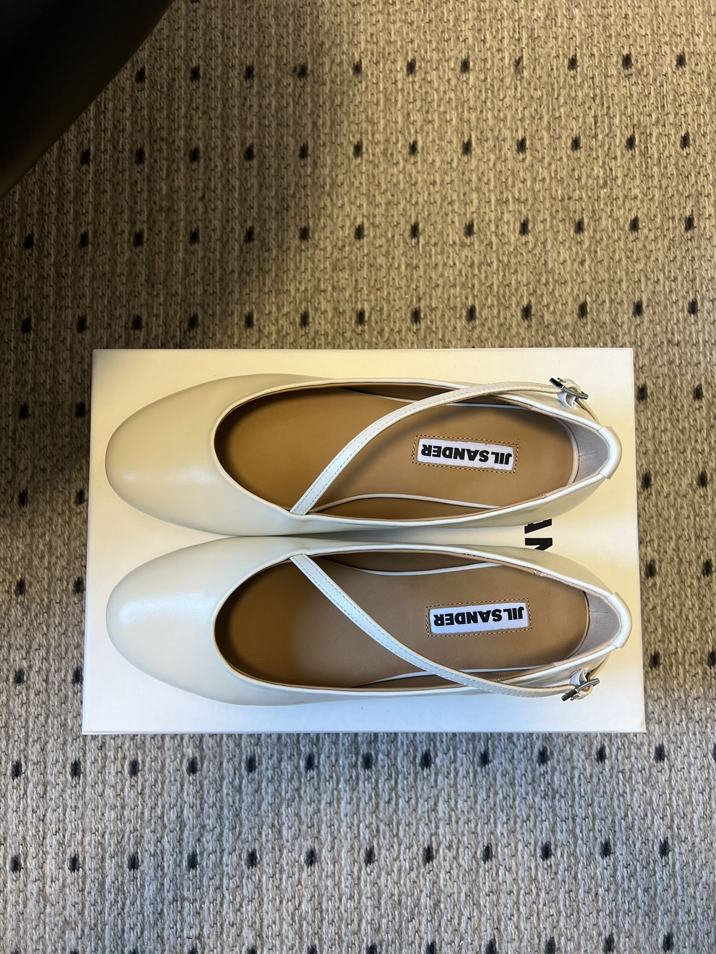 Jil sande* 26AW新款芭蕾舞鞋JIL SANDER芭蕾鞋｜把法式浪漫揉进极简风骨，交叉绑带的