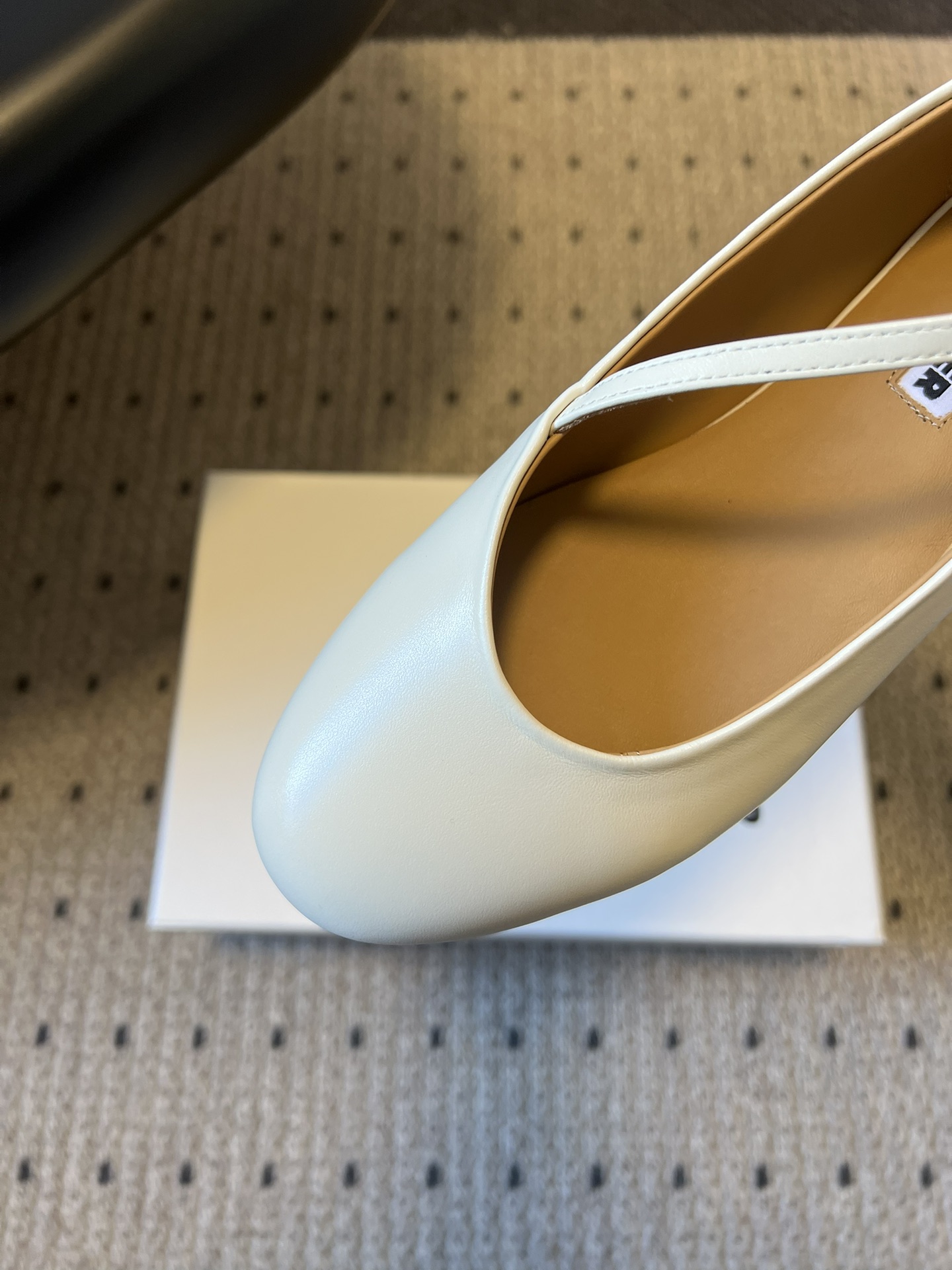 Jil sande* 26AW新款芭蕾舞鞋JIL SANDER芭蕾鞋｜把法式浪漫揉进极简风骨，交叉绑带的