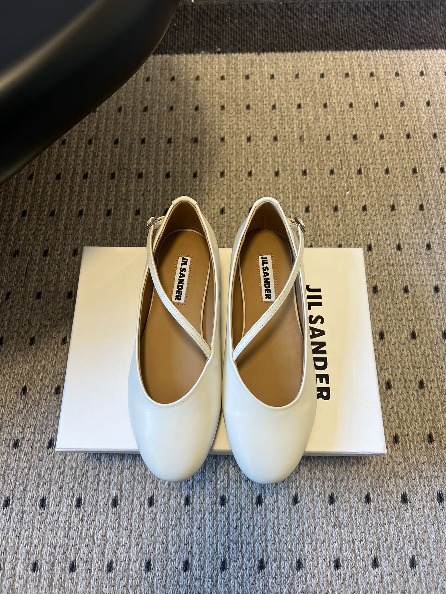 Jil sande* 26AW新款芭蕾舞鞋JIL SANDER芭蕾鞋｜把法式浪漫揉进极简风骨，交叉绑带的