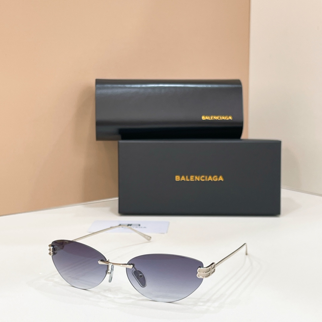 ￼ ￼ BALENCIAG*巴黎*世家⚜️⚜️⚜️MODEL：BB0486S⚜️⚜️⚜️SIZE：61口