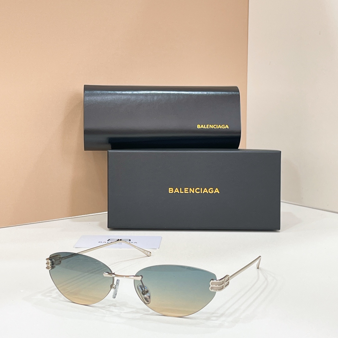 ￼ ￼ BALENCIAG*巴黎*世家⚜️⚜️⚜️MODEL：BB0486S⚜️⚜️⚜️SIZE：61口