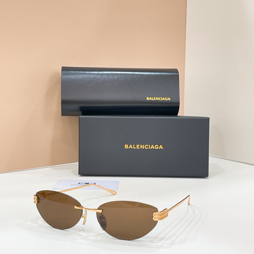 ￼ ￼ BALENCIAG*巴黎*世家⚜️⚜️⚜️MODEL：BB0486S⚜️⚜️⚜️SIZE：61口