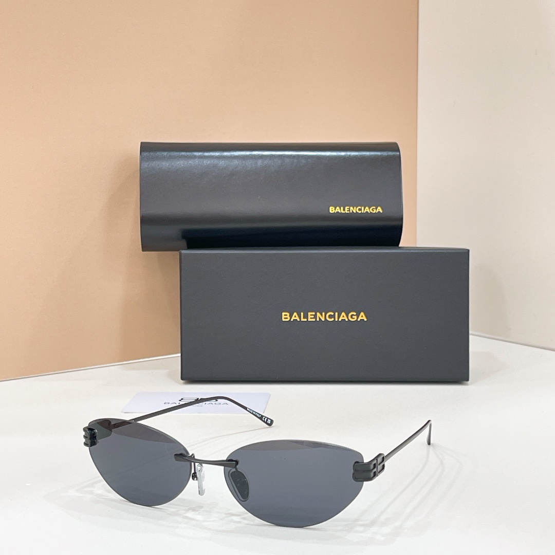 ￼ ￼ BALENCIAG*巴黎*世家⚜️⚜️⚜️MODEL：BB0486S⚜️⚜️⚜️SIZE：61口