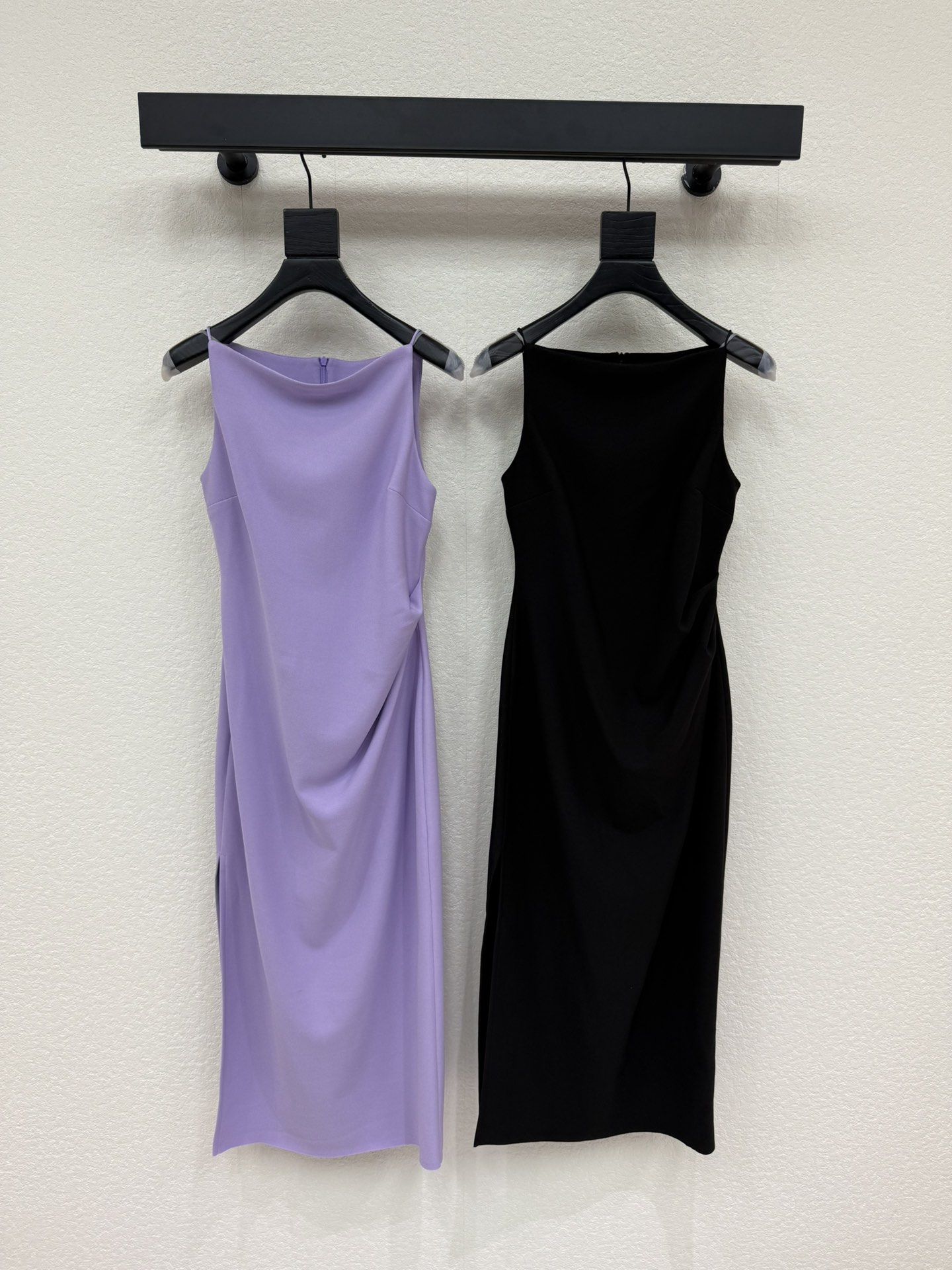 NO:739625,*26 new spring and summer sleeveless slim-fitting dress, which fits the body shape and is elegant and slimming. Simple and elegant, suitable for commuting, dating, parties and other occasions. The waist is naturally narrowed to modify the body proportions. The black classic and versatile dress can be easily matched with a jacket or accessories, and can easily switch styles. It is a must-have and practical item in the wardrobe!  SML AA,,skirts,jackets & coats,19860909*26春夏新款无袖修身连衣裙,贴合身形,优雅显瘦.简约大方,适合通勤、约会、聚会等多场合穿搭.腰部自然收腰,修饰身形比例,黑色经典百搭,轻松搭配外套或配饰,轻松切换风格,衣橱必备实用单品！SML AA,,skirts,jackets & coats,,Women's clothing