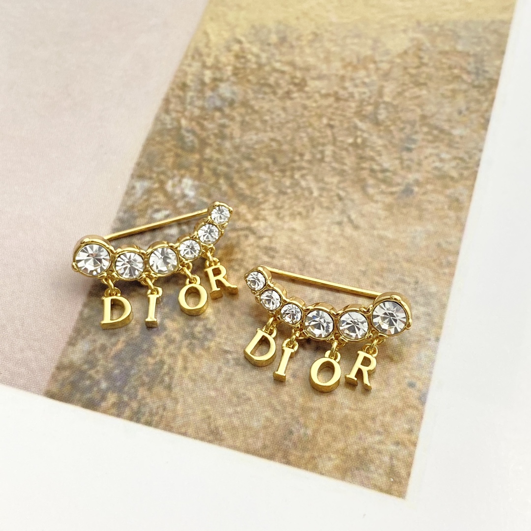 디올 귀걸이 133772 Dior Earrings 썸네일 이미지
