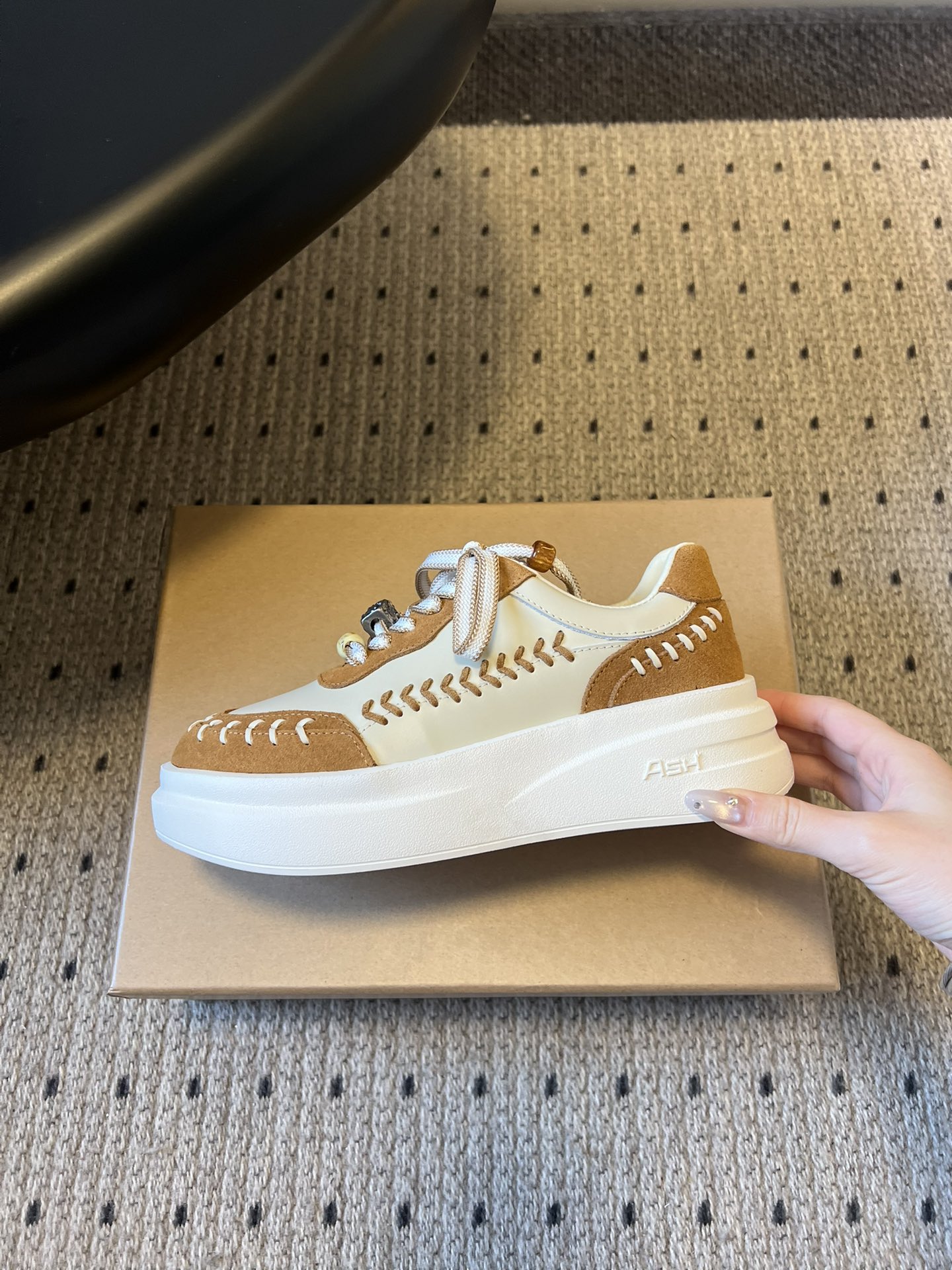 AS* 26ss 早春新品厚底复古小白鞋ASH这双也太会了！把海岛度假感焊在鞋上，麻绳编织鞋带+手工缝线