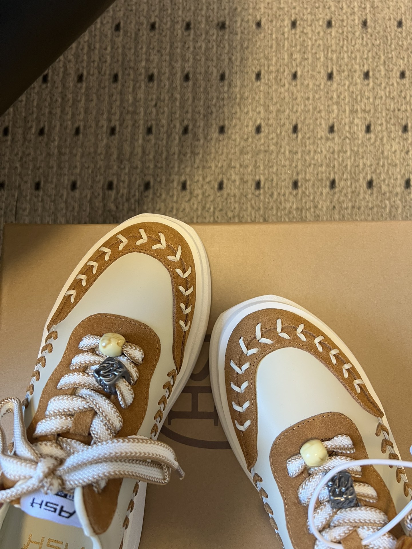 AS* 26ss 早春新品厚底复古小白鞋ASH这双也太会了！把海岛度假感焊在鞋上，麻绳编织鞋带+手工缝线