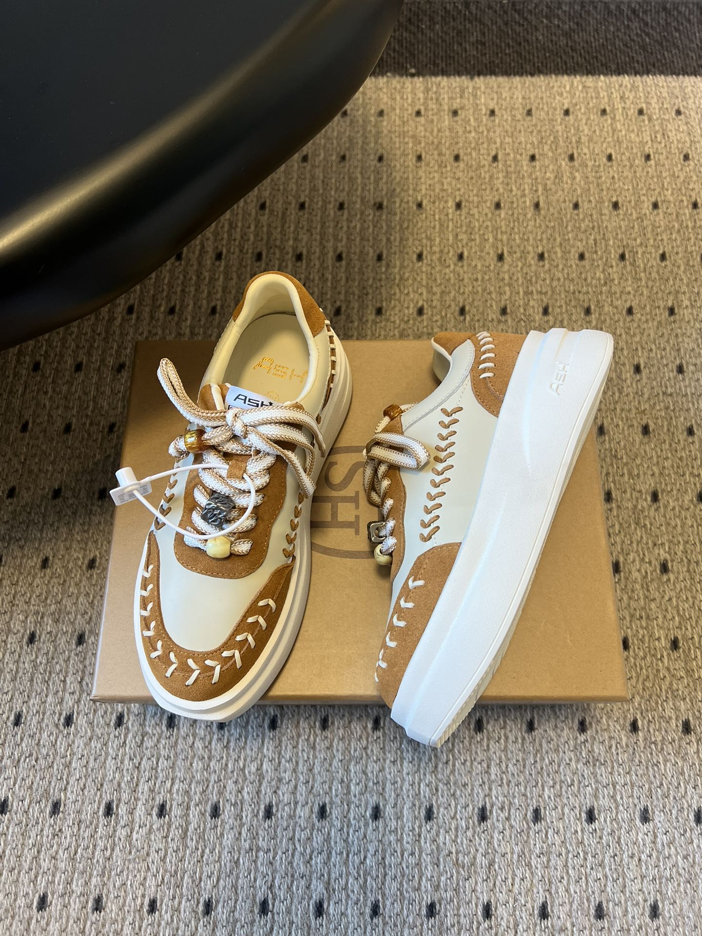 AS* 26ss 早春新品厚底复古小白鞋ASH这双也太会了！把海岛度假感焊在鞋上，麻绳编织鞋带+手工缝线