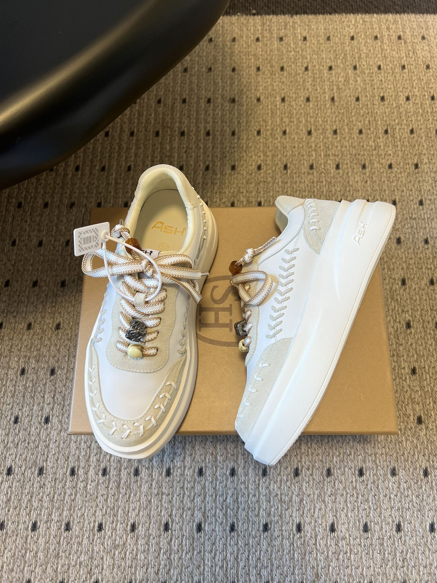 AS* 26ss 早春新品厚底复古小白鞋ASH这双也太会了！把海岛度假感焊在鞋上，麻绳编织鞋带+手工缝线