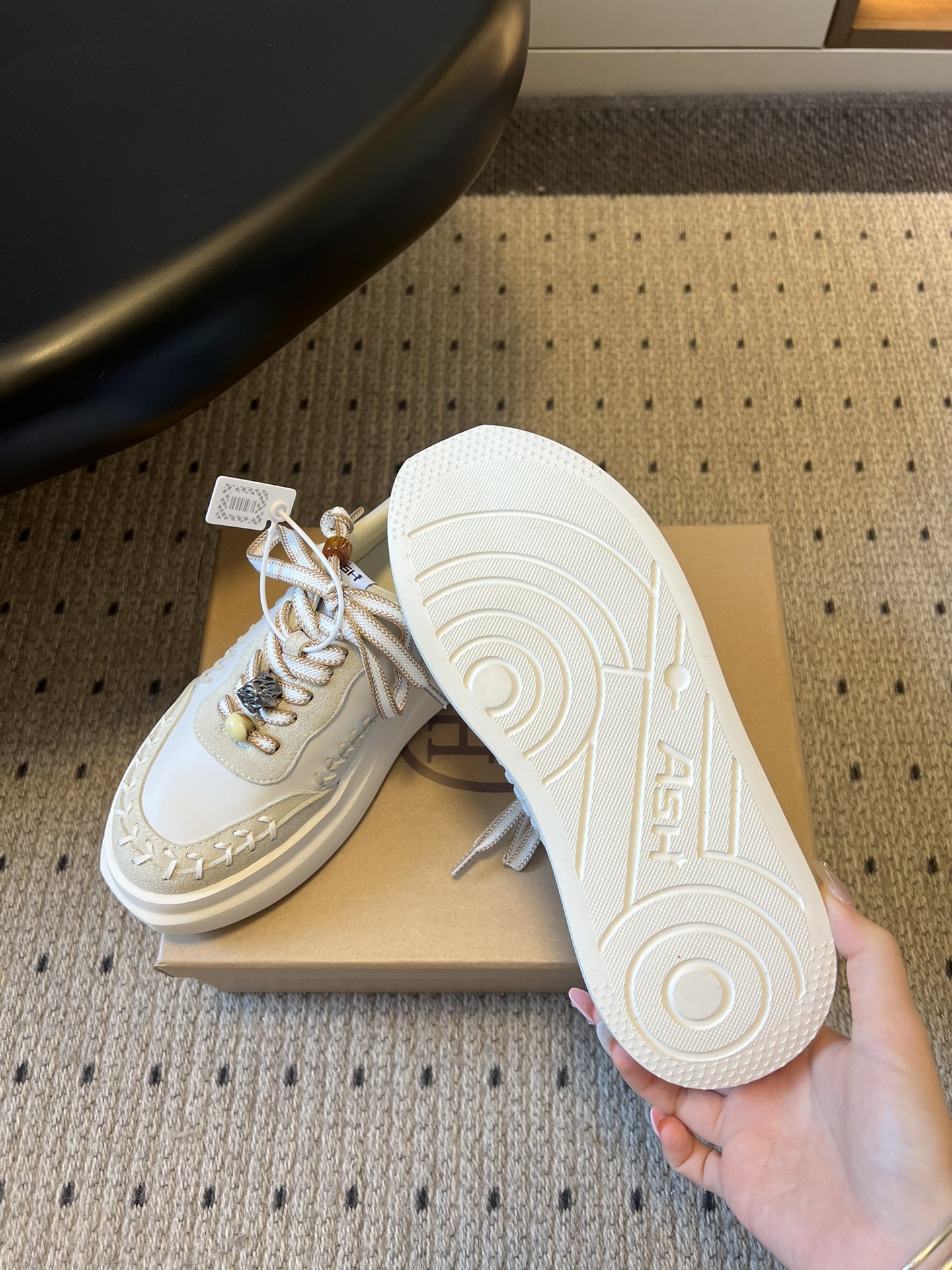 AS* 26ss 早春新品厚底复古小白鞋ASH这双也太会了！把海岛度假感焊在鞋上，麻绳编织鞋带+手工缝线