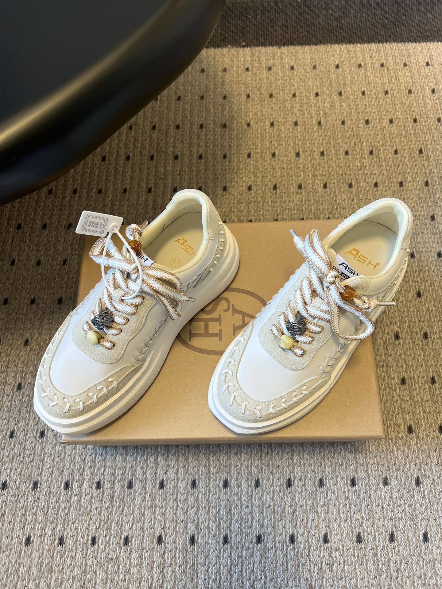 AS* 26ss 早春新品厚底复古小白鞋ASH这双也太会了！把海岛度假感焊在鞋上，麻绳编织鞋带+手工缝线