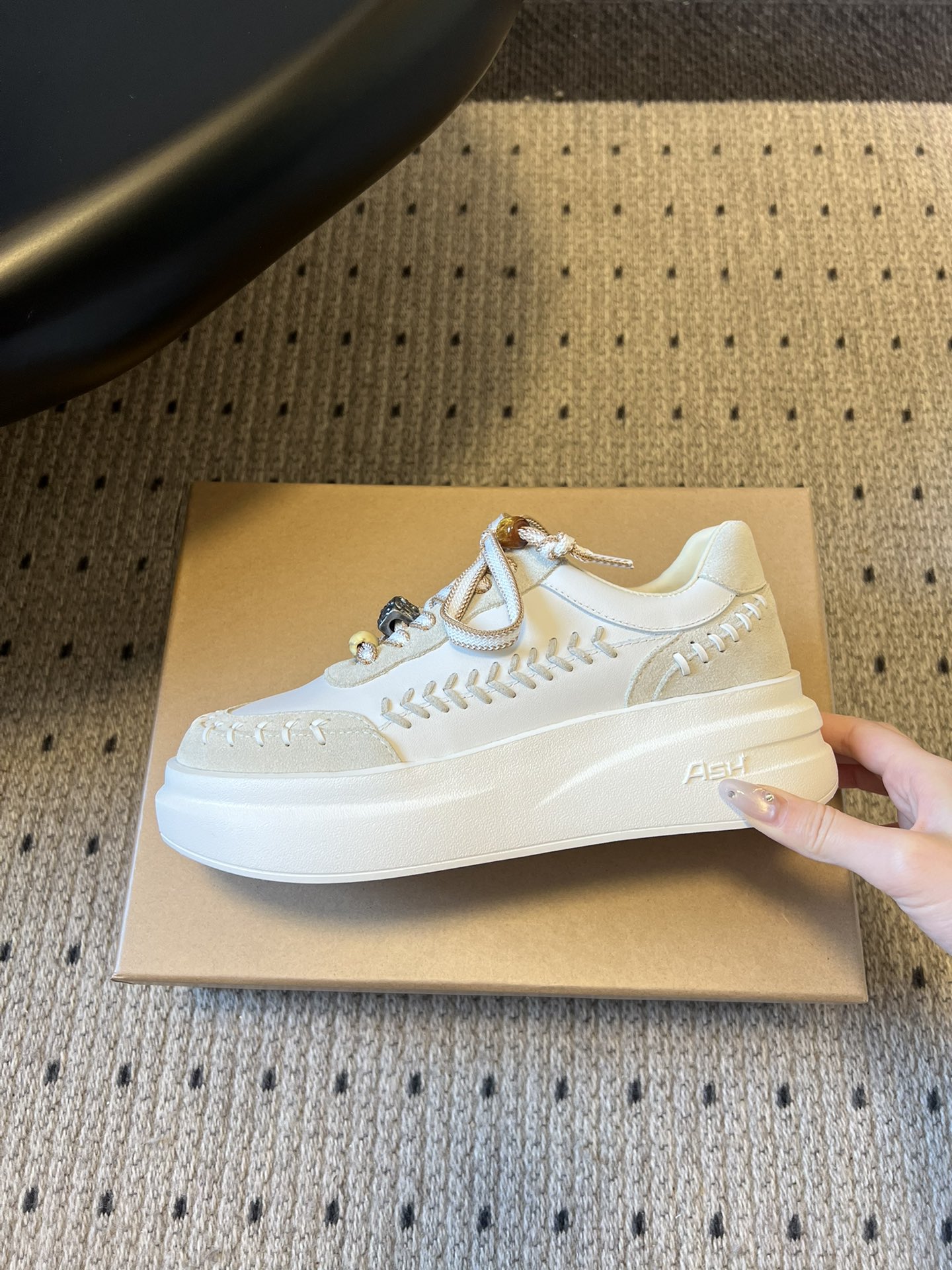 AS* 26ss 早春新品厚底复古小白鞋ASH这双也太会了！把海岛度假感焊在鞋上，麻绳编织鞋带+手工缝线