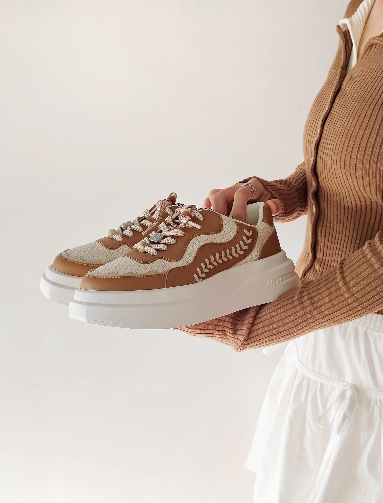 NO:723984,Upper foot picture, casual shoes/sports shoes, sneakers19860909上脚图,休闲鞋/运动鞋,sneakers,Women's Shoes