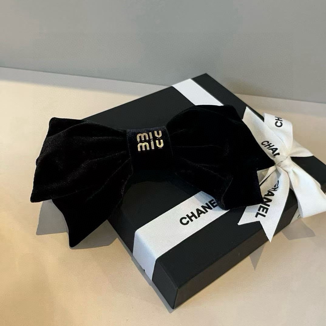 p miumiu缪缪新款顶夹