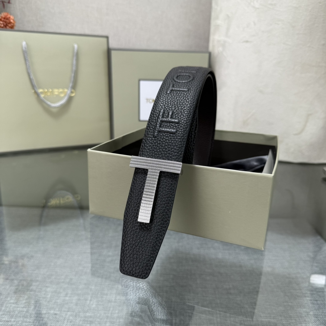 汤姆福特最新网红爆款双面头层牛皮专柜同步3.8宽新款上市了，原版牛皮，搭配铜扣，优雅，大方用的方便。谢谢