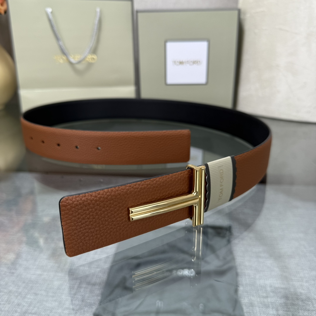 汤姆福特最新网红爆款双面头层牛皮专柜同步3.8宽新款上市了，原版牛皮，搭配铜扣，优雅，大方用的方便。谢谢