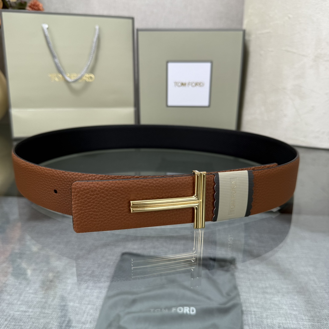 汤姆福特最新网红爆款双面头层牛皮专柜同步3.8宽新款上市了，原版牛皮，搭配铜扣，优雅，大方用的方便。谢谢