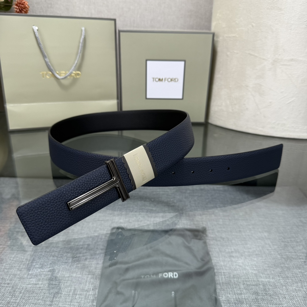 汤姆福特最新网红爆款双面头层牛皮专柜同步3.8宽新款上市了，原版牛皮，搭配铜扣，优雅，大方用的方便。谢谢