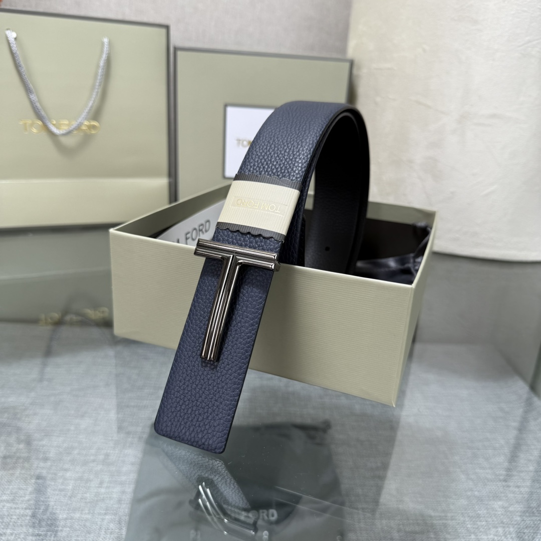 汤姆福特最新网红爆款双面头层牛皮专柜同步3.8宽新款上市了，原版牛皮，搭配铜扣，优雅，大方用的方便。谢谢