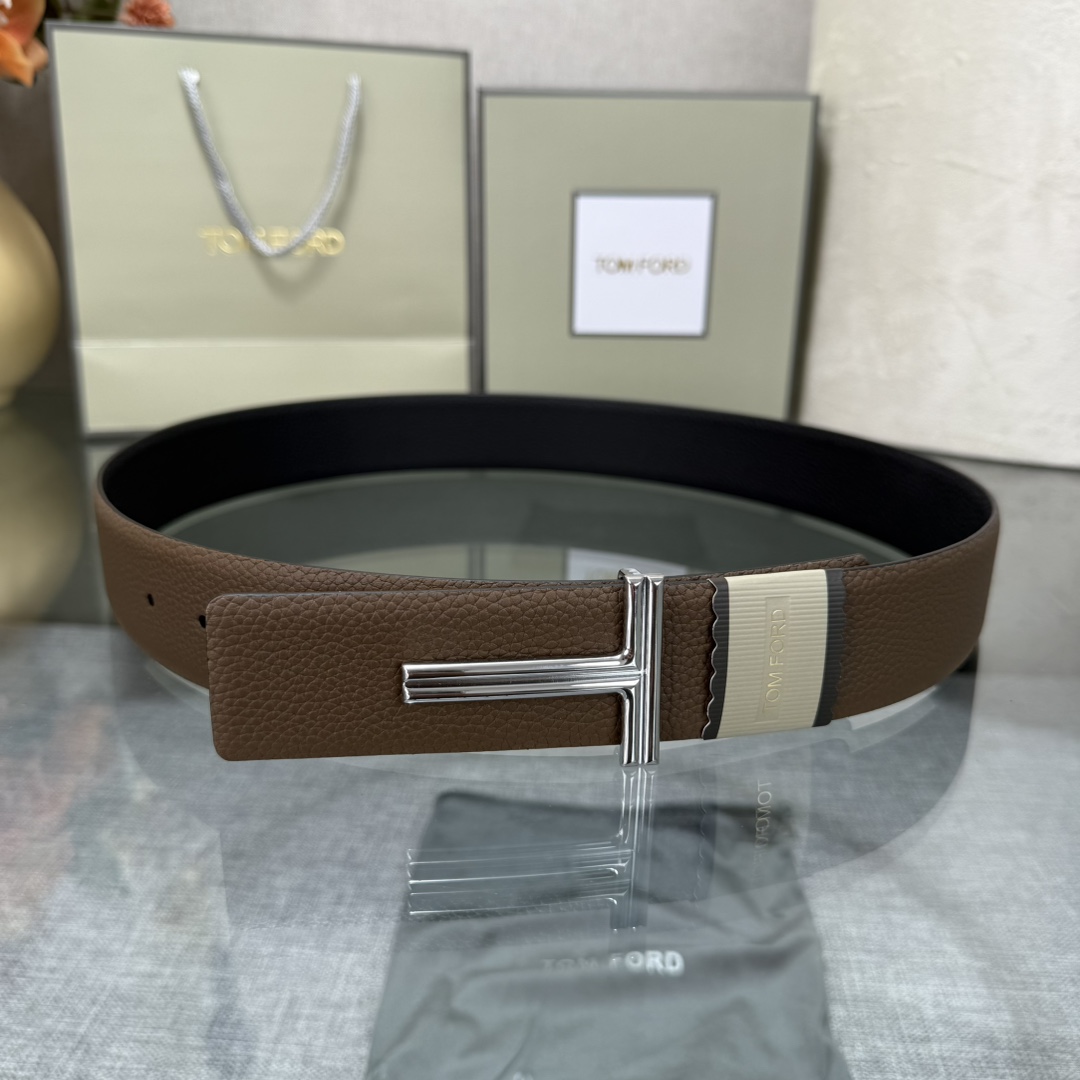 汤姆福特最新网红爆款双面头层牛皮专柜同步3.8宽新款上市了，原版牛皮，搭配铜扣，优雅，大方用的方便。谢谢