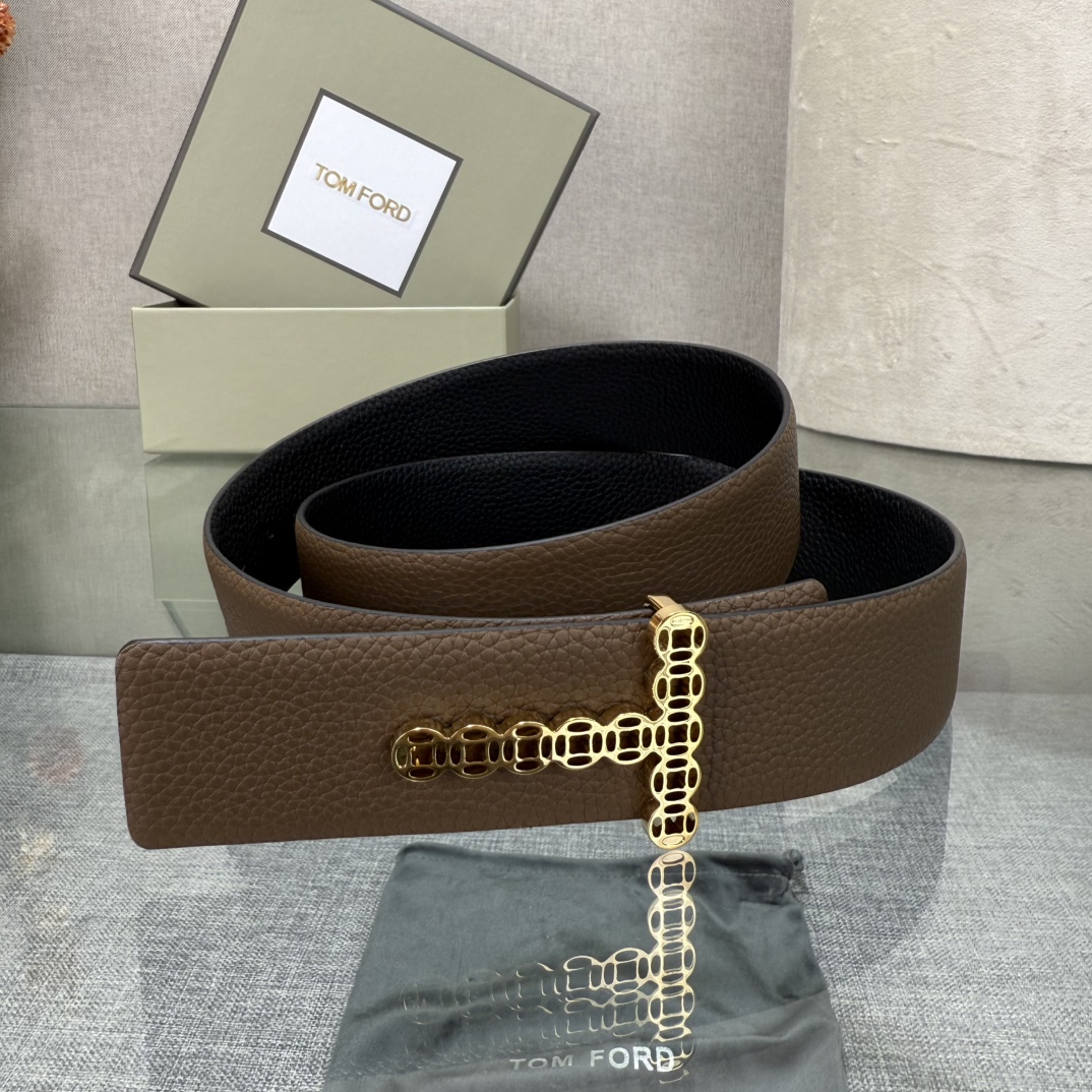 汤姆福特最新网红爆款双面头层牛皮专柜同步3.8宽新款上市了，原版牛皮，搭配铜扣，优雅，大方用的方便。谢谢