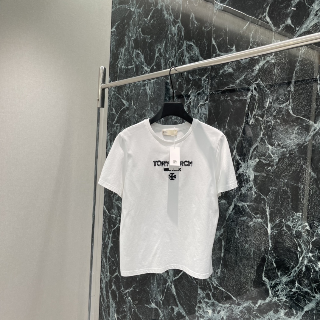 Tory Burc 26早春新款 刺绣logoT恤 胸前黑色刺绣logo 辨识度超高!纯棉面料柔软透气，