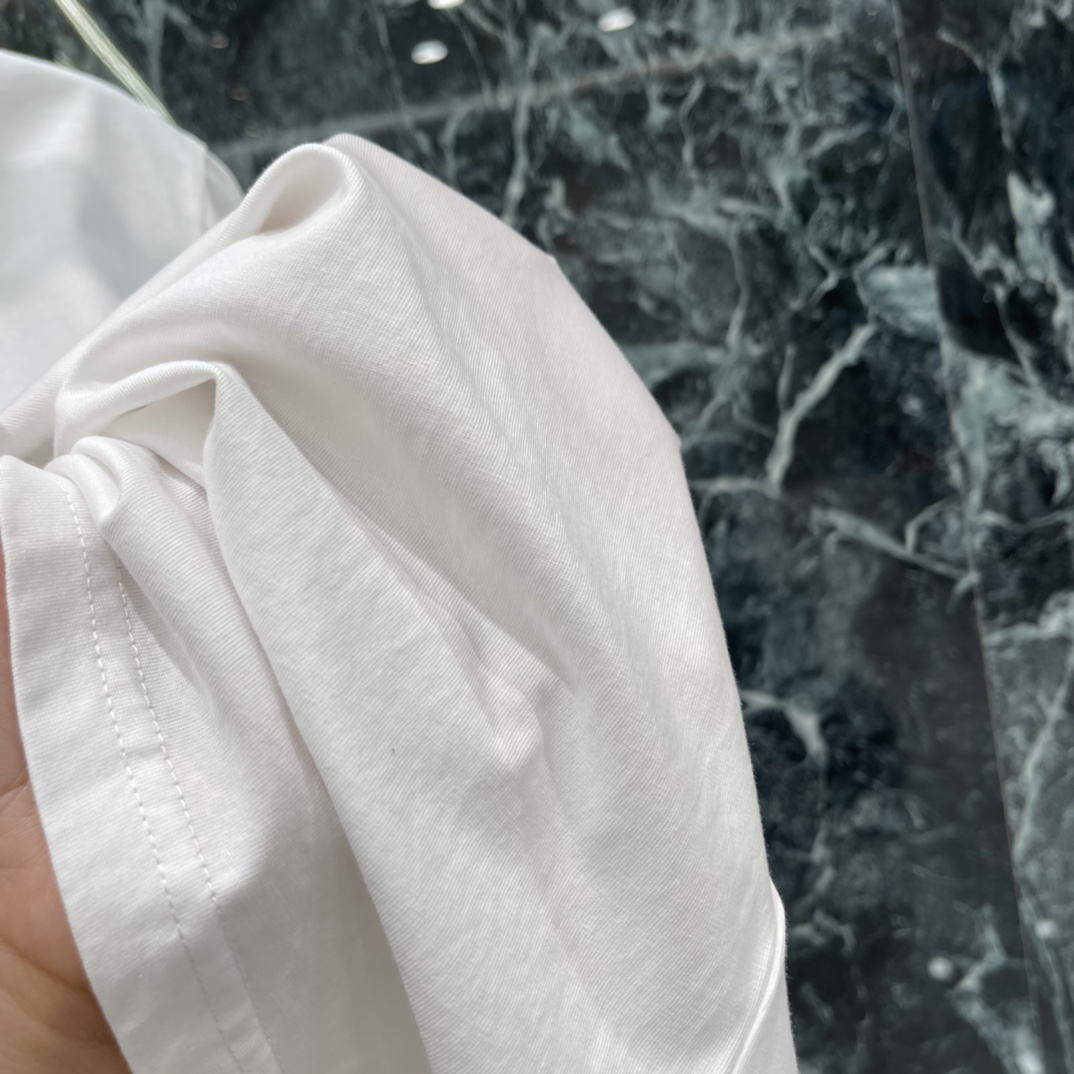 Tory Burc 26早春新款 刺绣logoT恤 胸前黑色刺绣logo 辨识度超高!纯棉面料柔软透气，