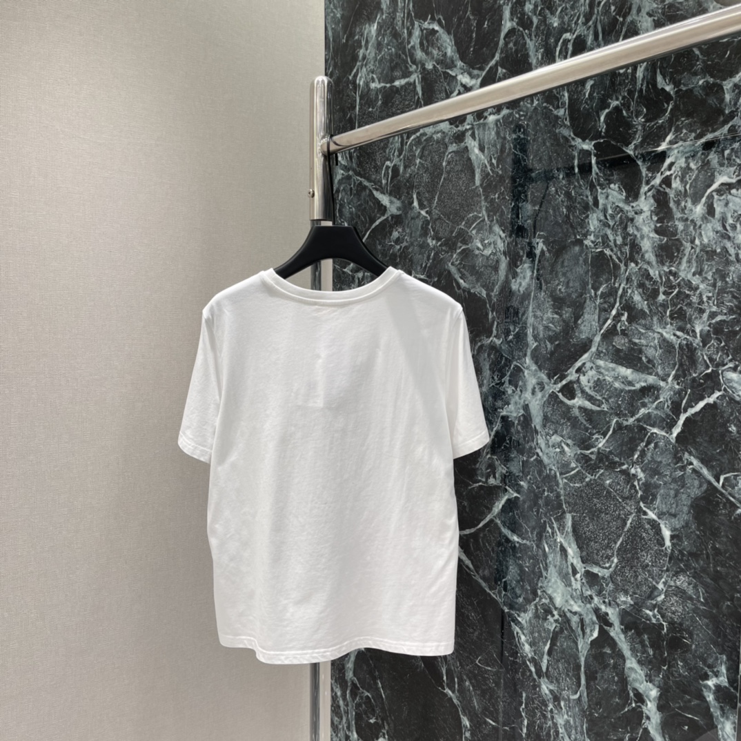 Tory Burc 26早春新款 刺绣logoT恤 胸前黑色刺绣logo 辨识度超高!纯棉面料柔软透气，